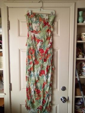 green emerald velvet dress Jessalynn Cut-Out Long Sleeve Maxi Dress Green Selfie Leslie